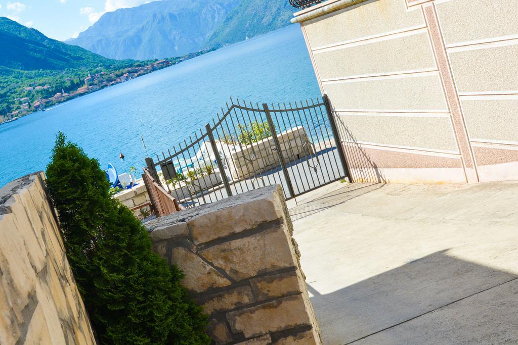 Apartment The Sea Coast Kotor Buitenkant foto